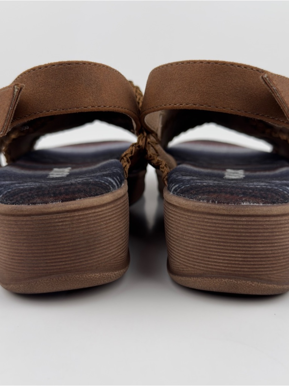 Muk Luks Brown Slingback Sandals Womens Sz 8 Summer Casual - Picture 6 of 9